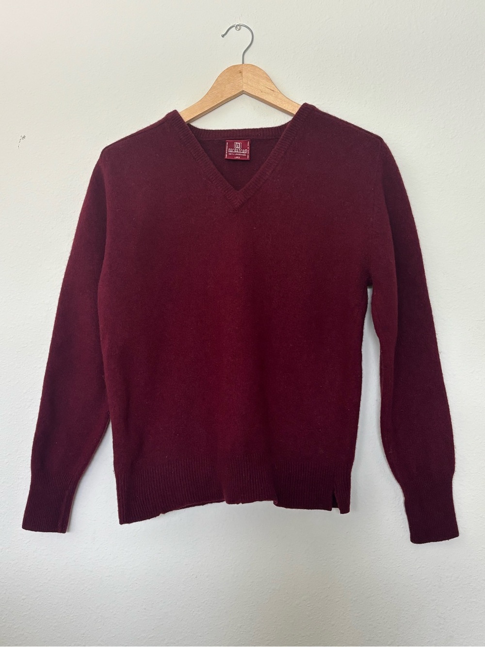 Vintage Nordstrom 100% Lambswool Burgundy V-Neck Sweater Size Large